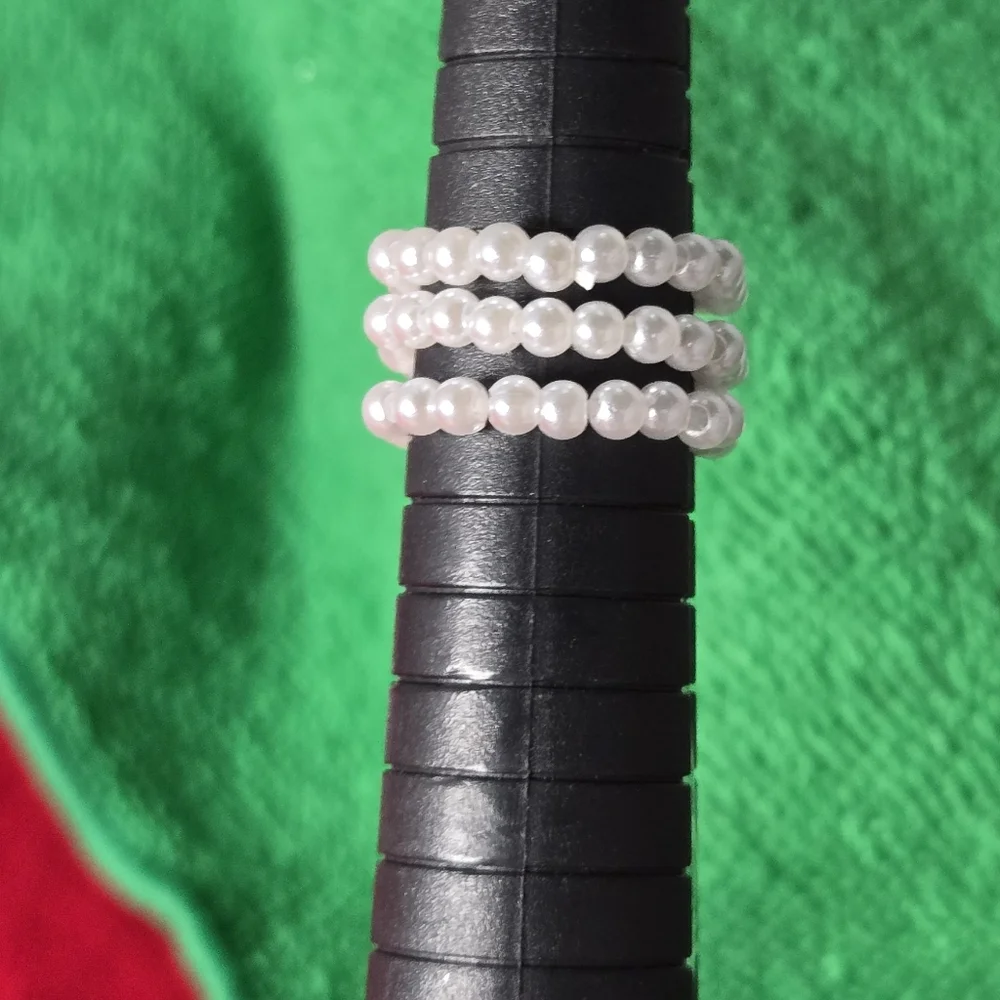 Elegant White Pearl Beaded Ring Set – 3 Piece Stretchy & Stackable Jewelry NWT